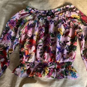 Aqua Girls Floral Print Long Sleeve Blouse with Elasticized Scoop Neck. Size Lg.